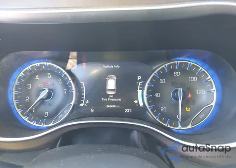 2017 Chrysler Pacifica Touring-L Plus z USA, uszkodzony, nr VIN 2C4RC1EG9HR560174